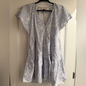 Universal Thread Light Blue and White Floral Woman’s Dress